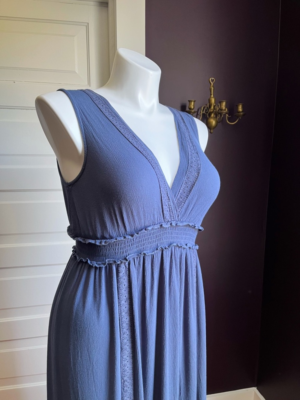 Blue lace maxi dress - Picture 3 of 9
